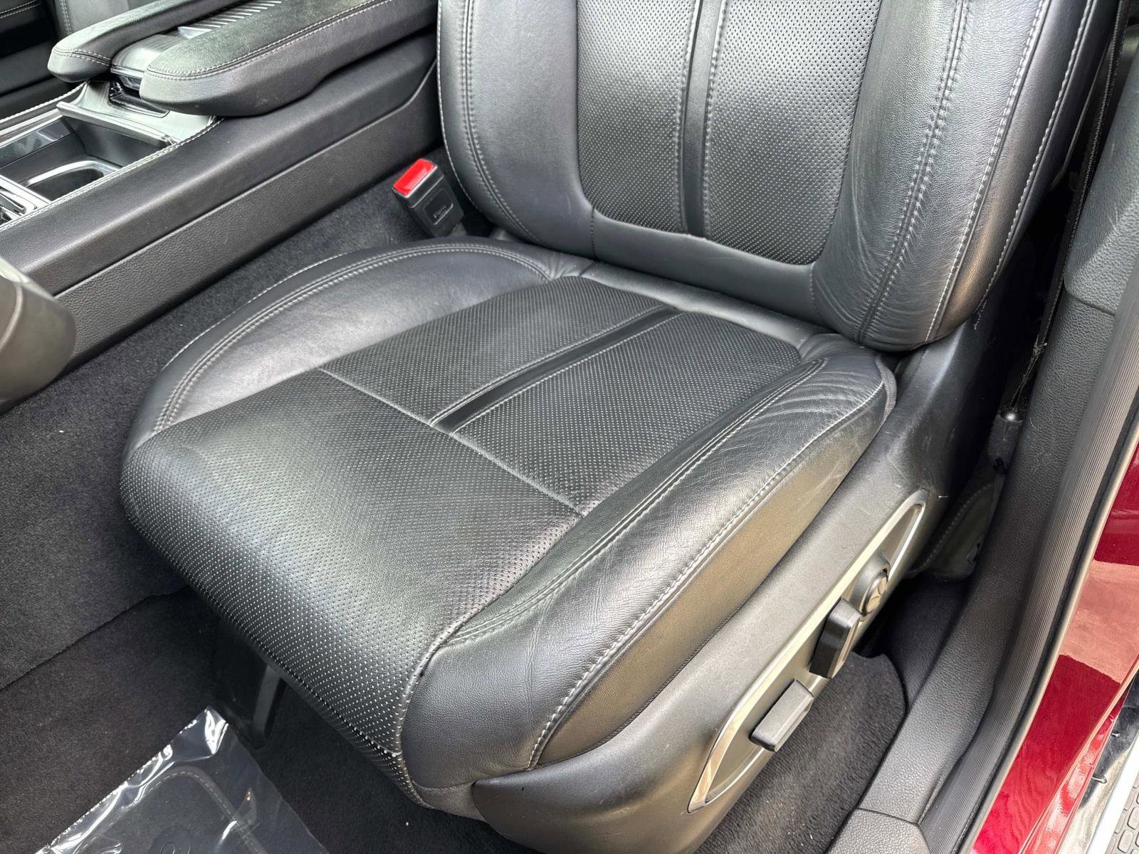 Certified 2024 Jeep Wagoneer Series II w/ Flexible Seating Group RWD image 20