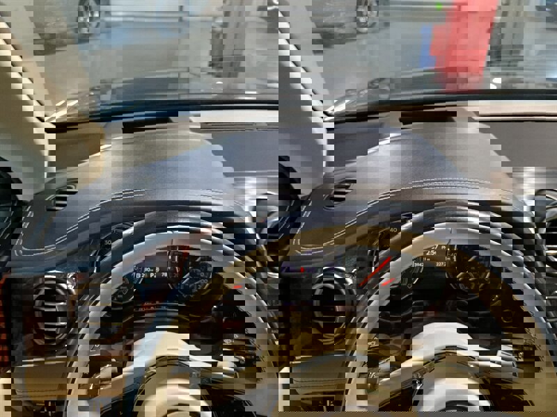 Used 2017 Bentley Bentayga image 18