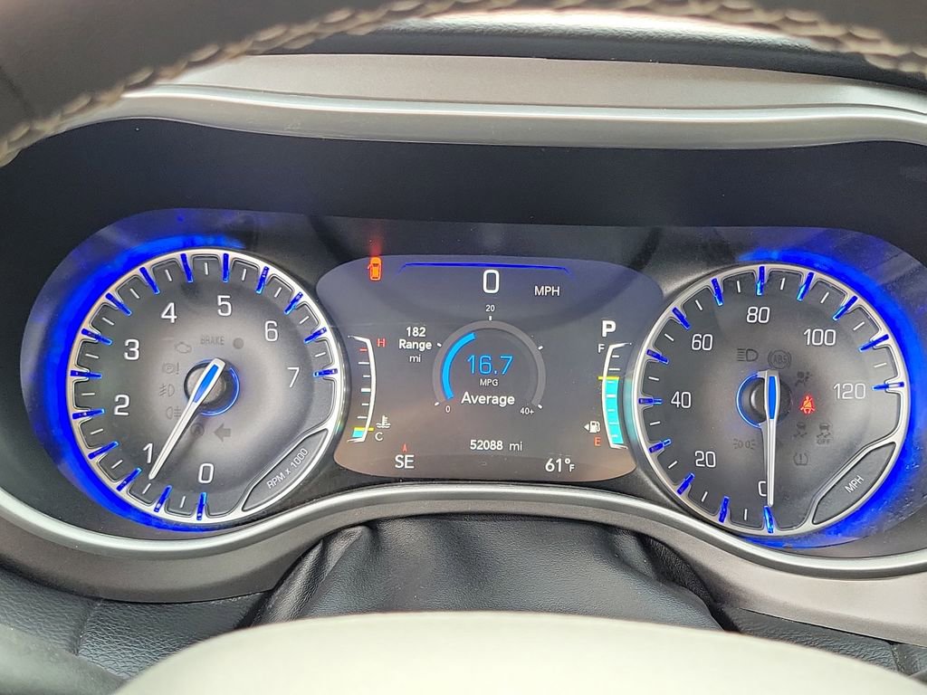 Certified 2024 Chrysler Pacifica Touring-L image 7