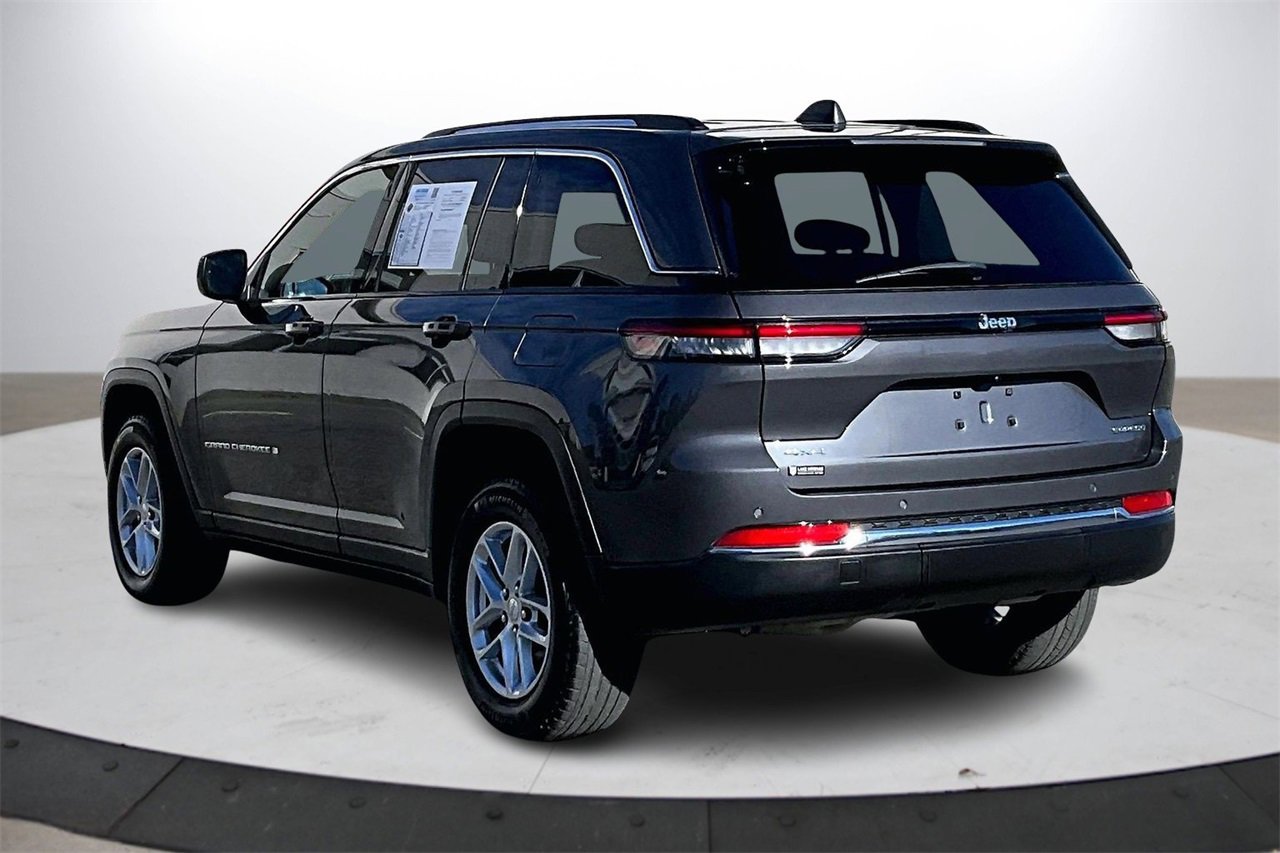 Used 2023 Jeep Grand Cherokee Laredo X image 7