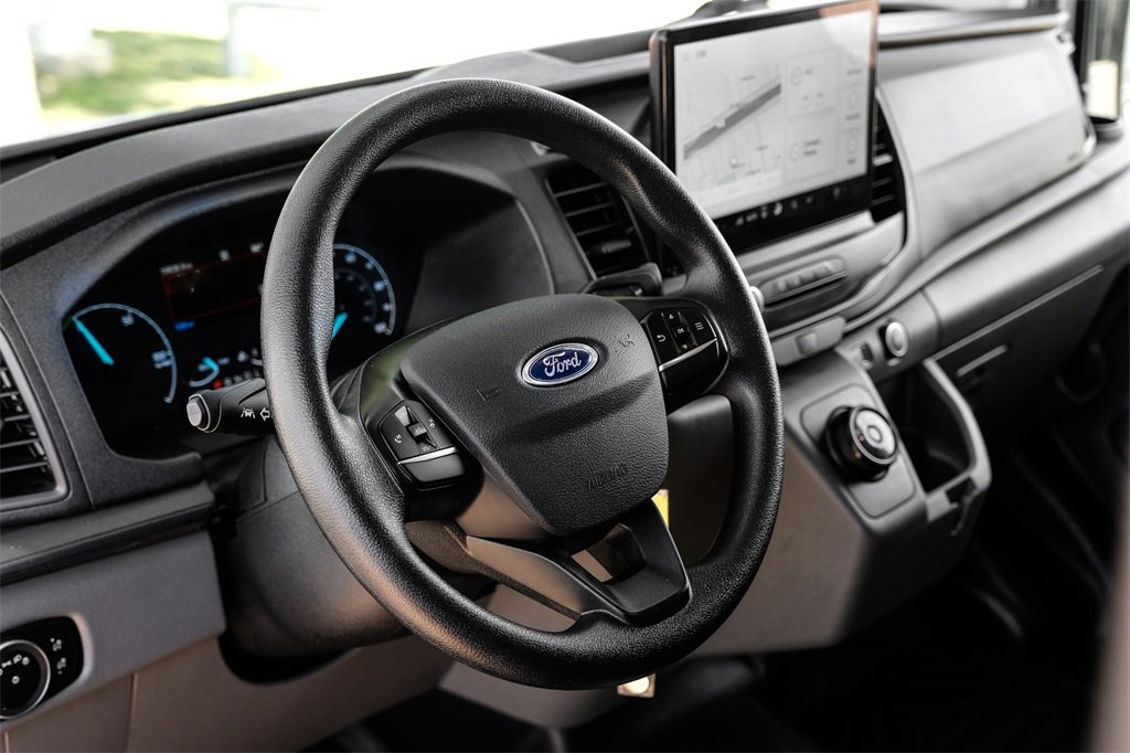 Used 2022 Ford E-Transit 148 High Roof Extended image 12