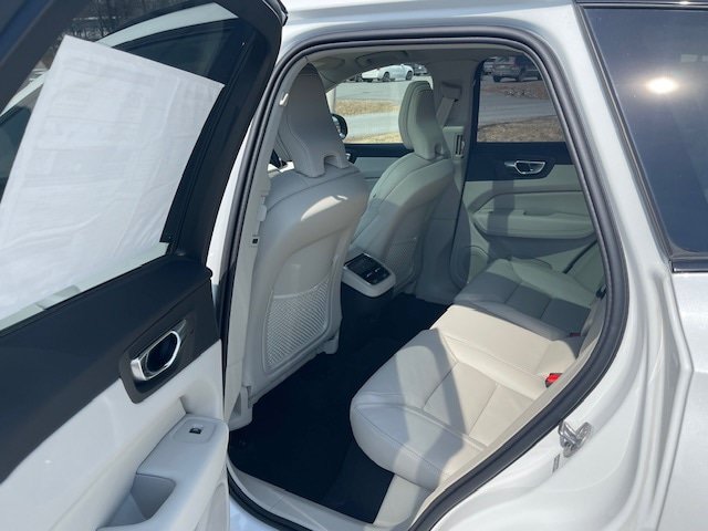 New 2026 Volvo XC60 B5 Ultra w/ Protection Package Premier AWD/4WD image 6