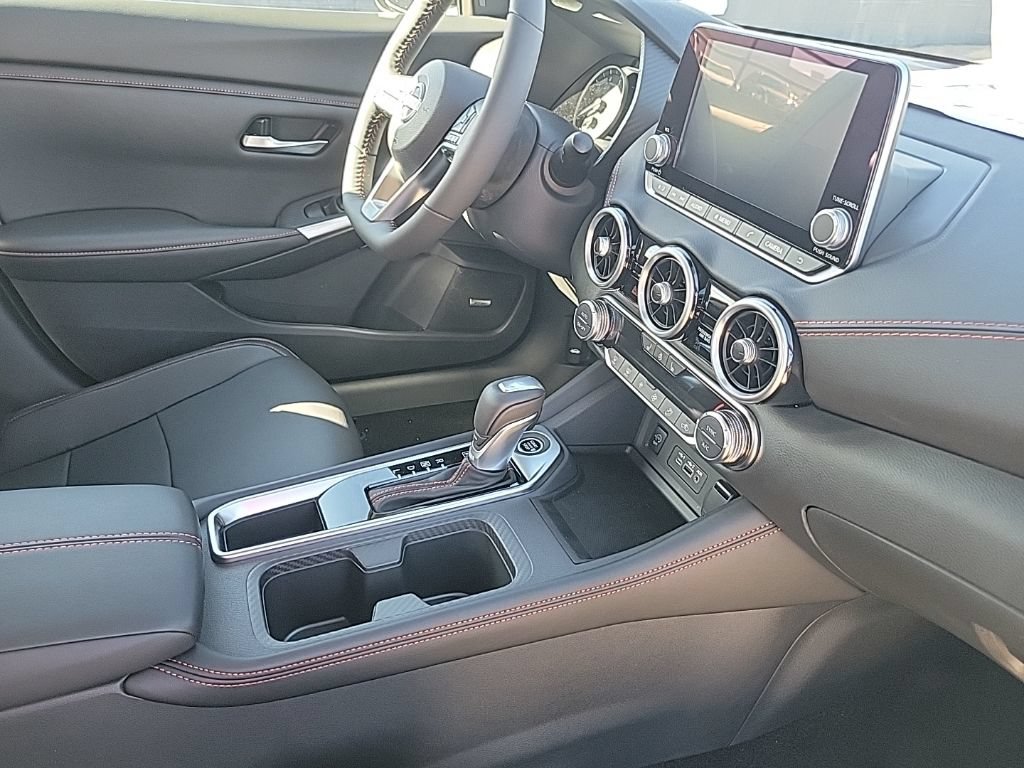 New 2025 Nissan Sentra SR w/ SR Premium Package FWD image 39