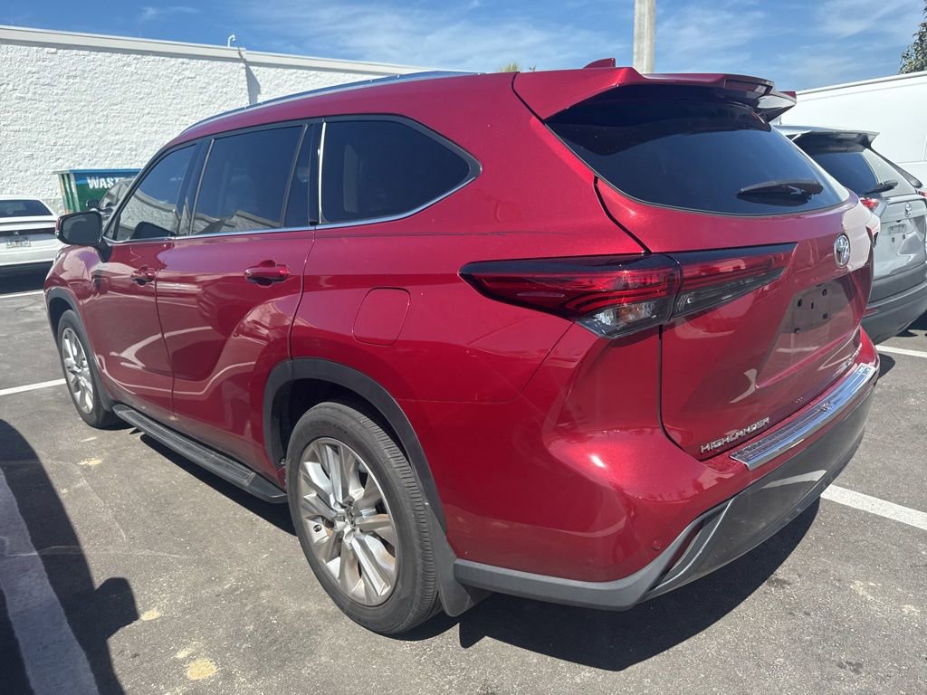 Used 2022 Toyota Highlander Limited image 6