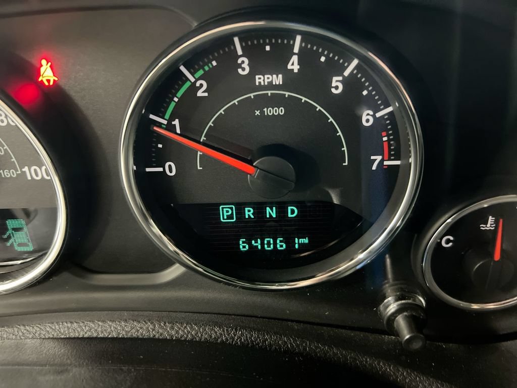 Used 2017 Jeep Wrangler Unlimited Sahara w/ Connectivity Group AWD/4WD image 13