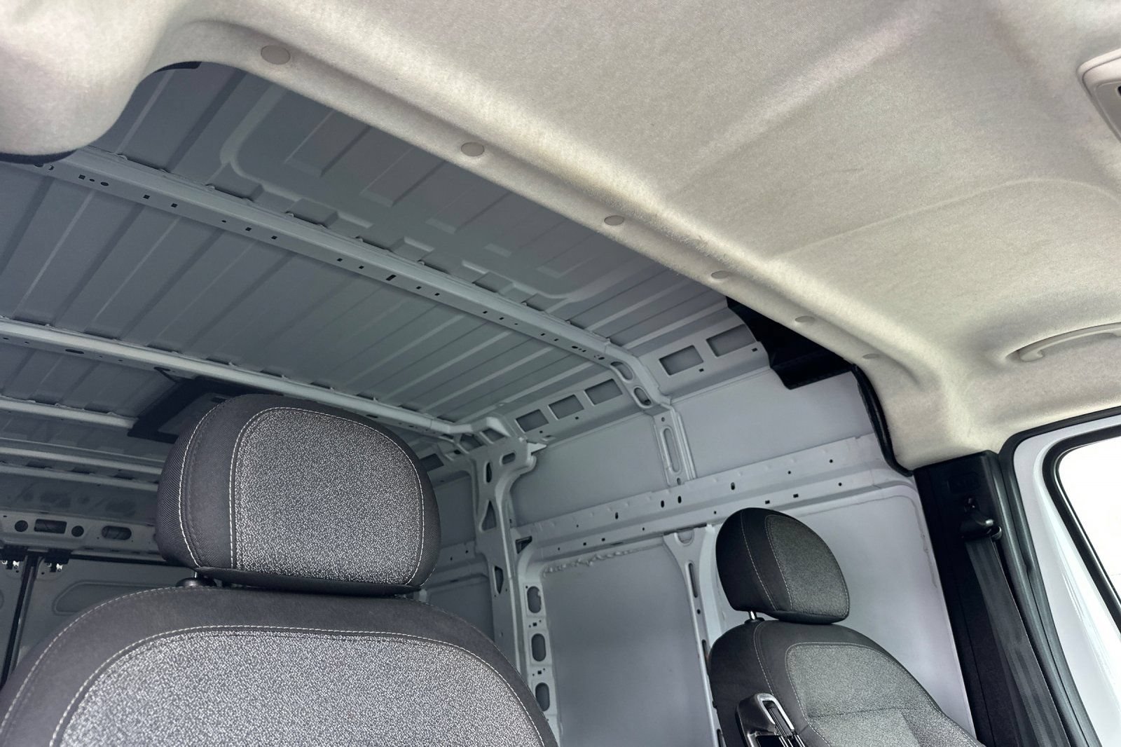 Used 2025 RAM ProMaster 2500 w/ Convenience Group FWD image 17