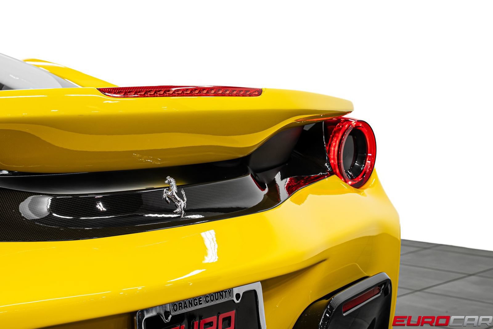 Used 2020 Ferrari 488 Pista Coupe RWD image 29