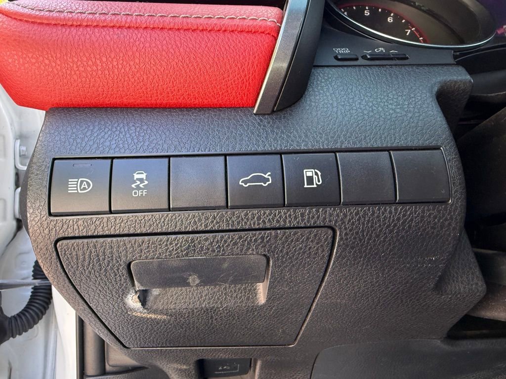 Used 2018 Toyota Camry XSE FWD image 23