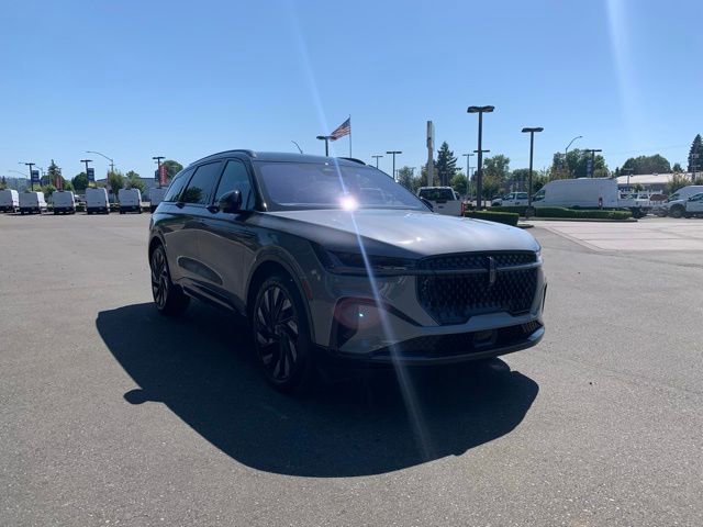 New 2025 Lincoln Nautilus Reserve image 9