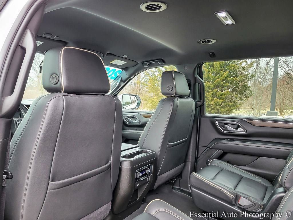 Used 2023 Chevrolet Suburban Premier image 12