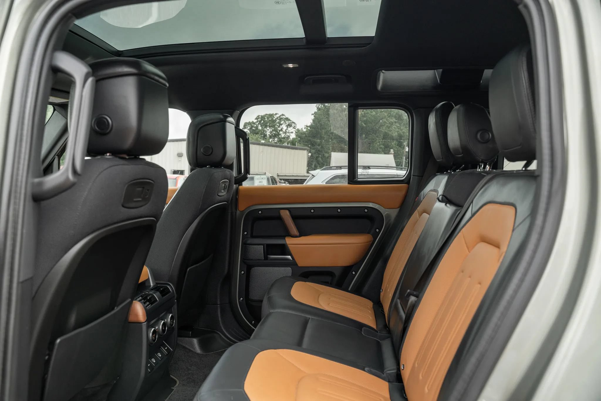 Used 2021 Land Rover Defender 110 X AWD/4WD image 9