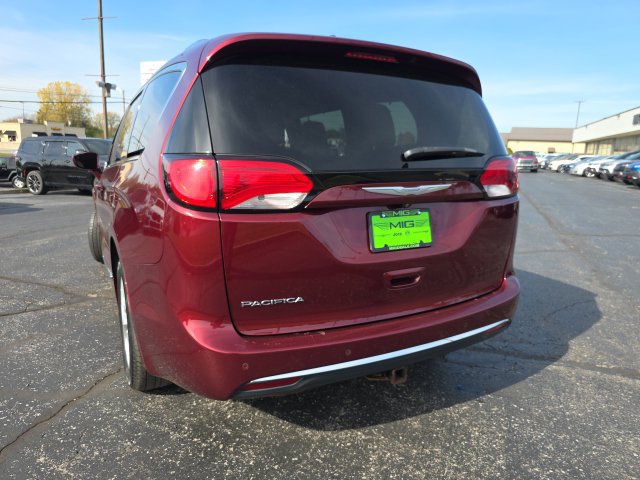 Used 2017 Chrysler Pacifica Touring-L Plus w/ Tire & Wheel Group FWD image 5