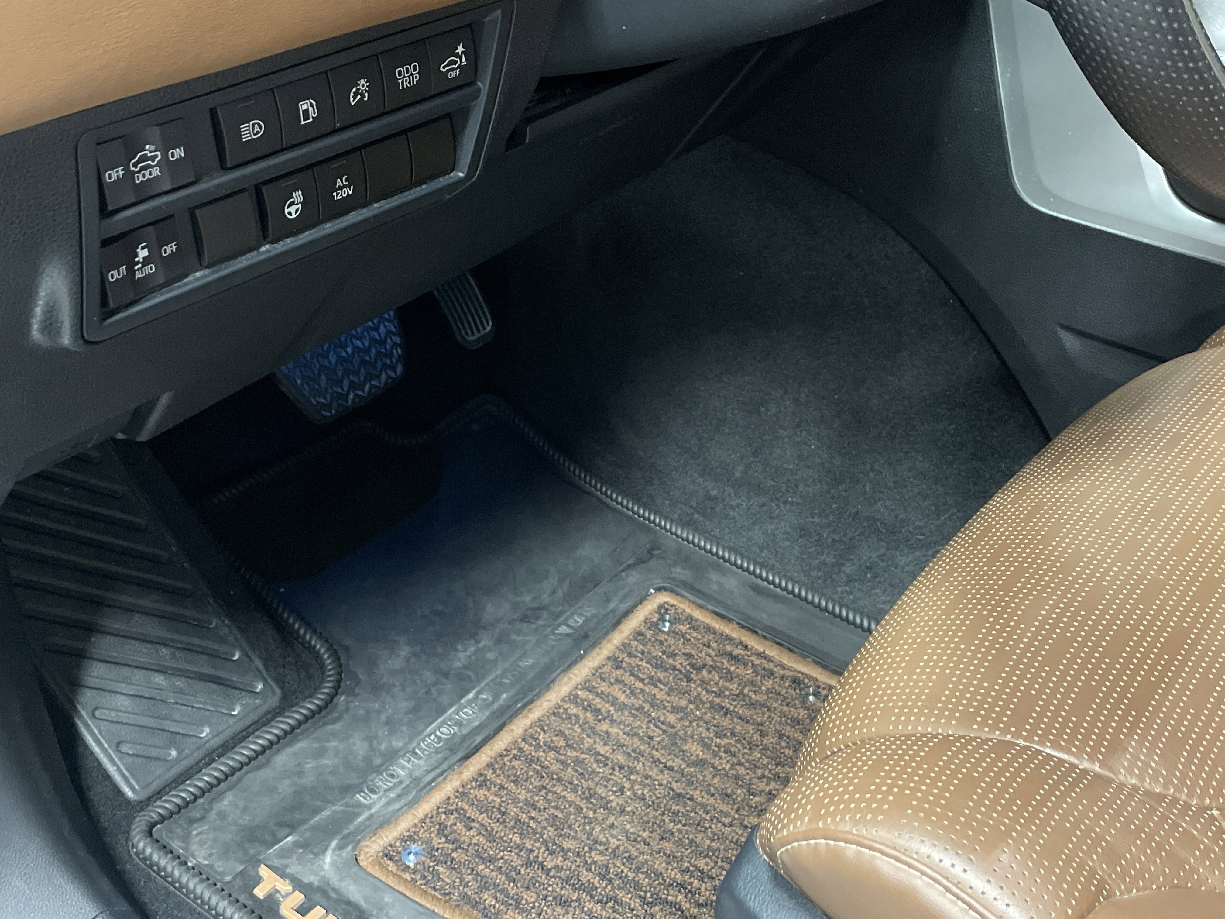 Used 2024 Toyota Tundra 1794 Edition image 17