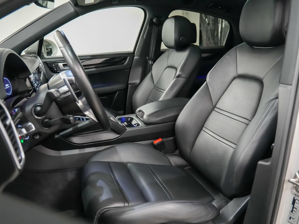 Certified 2021 Porsche Cayenne Coupe AWD/4WD image 5