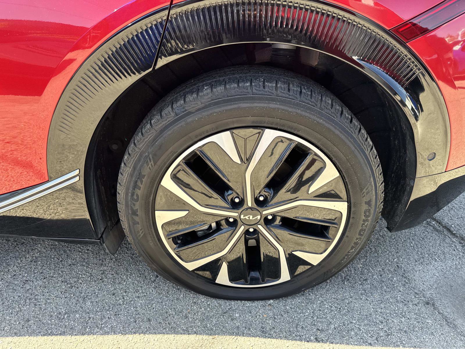 Used 2022 Kia EV6 Wind w/ Wind Technology Package AWD/4WD image 6