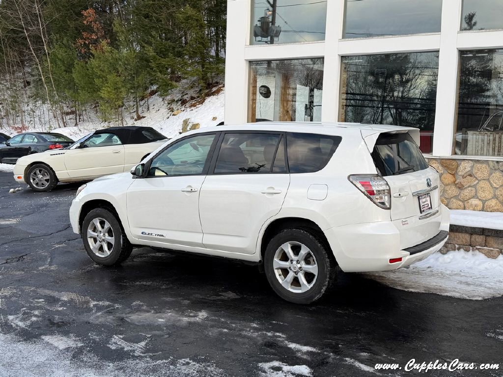Used 2014 Toyota RAV4 EV image 3
