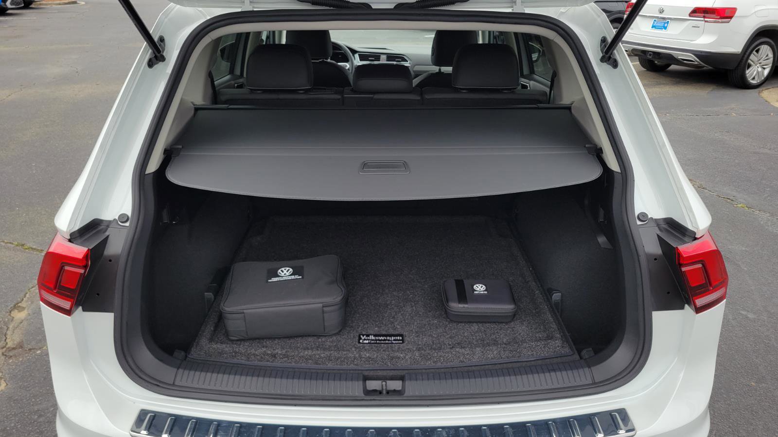 Certified 2023 Volkswagen Tiguan SE w/ Panoramic Sunroof Package image 46