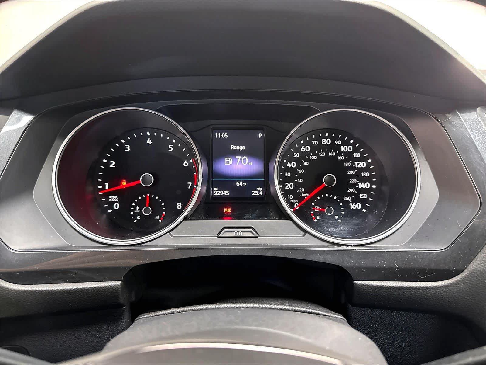 Used 2018 Volkswagen Tiguan SE AWD/4WD image 16