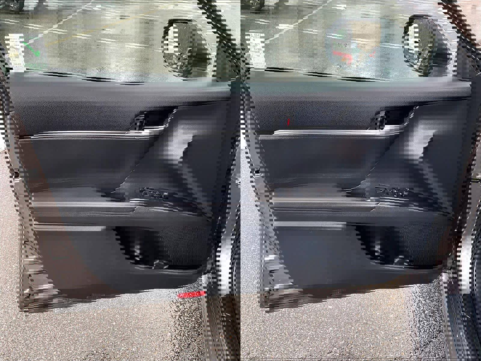 Used 2024 Toyota Camry SE image 9