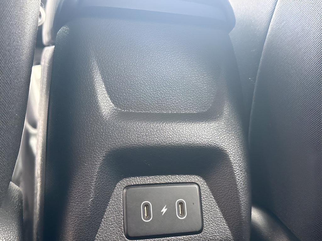 Certified 2025 Hyundai Venue SEL FWD image 10