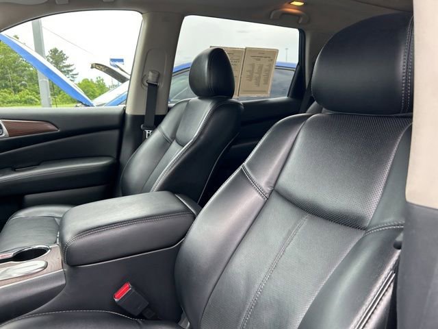 Used 2020 Nissan Pathfinder Platinum FWD image 40