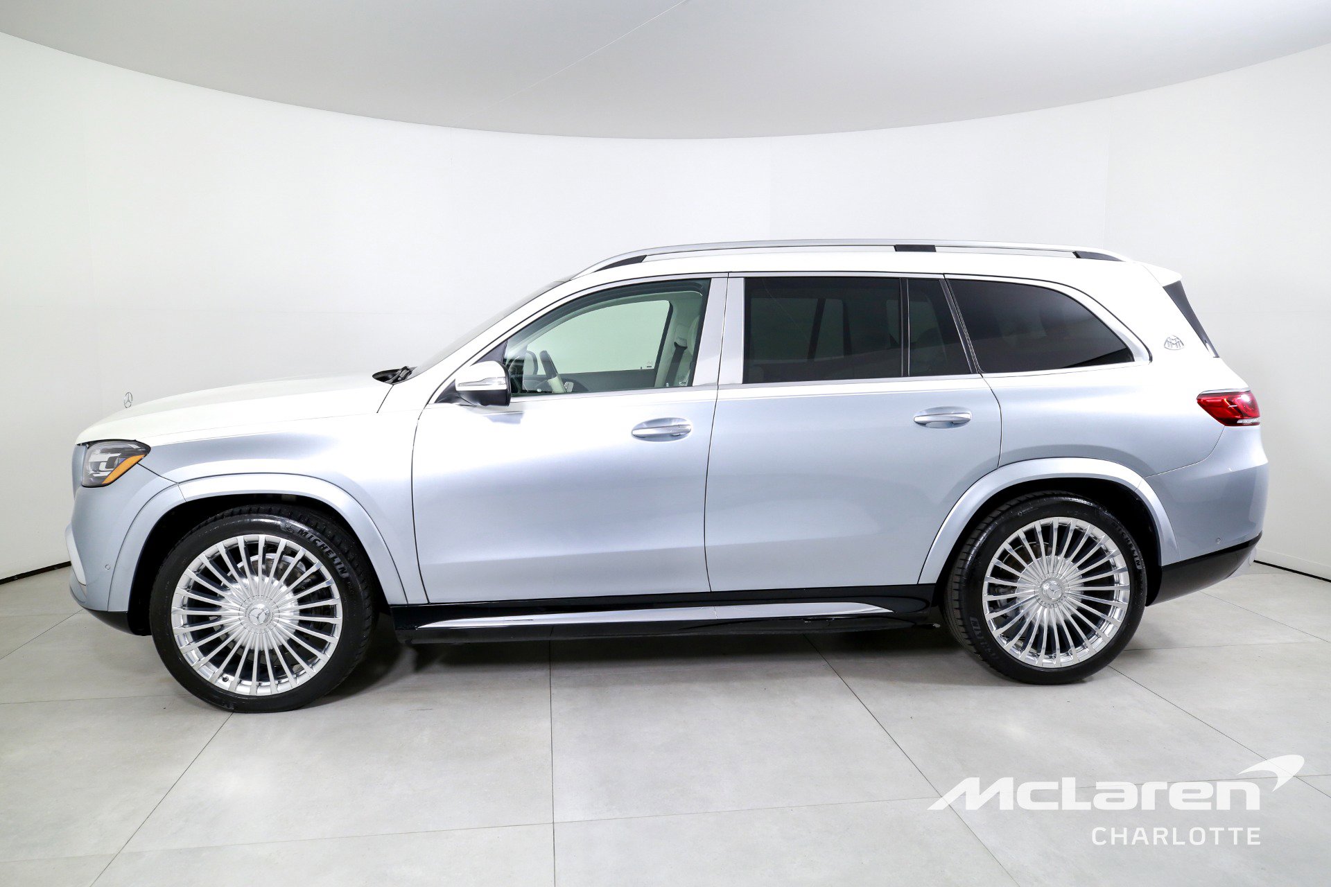 Used 2023 Mercedes-Benz Maybach GLS 600 4MATIC image 5