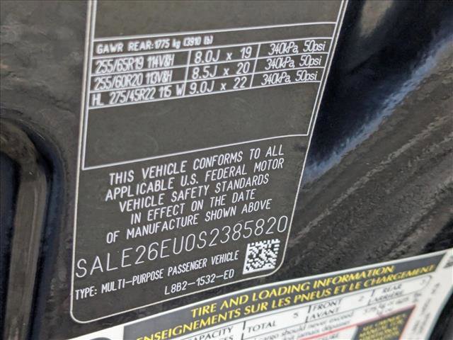 New 2025 Land Rover Defender 90 X-Dynamic SE image 19