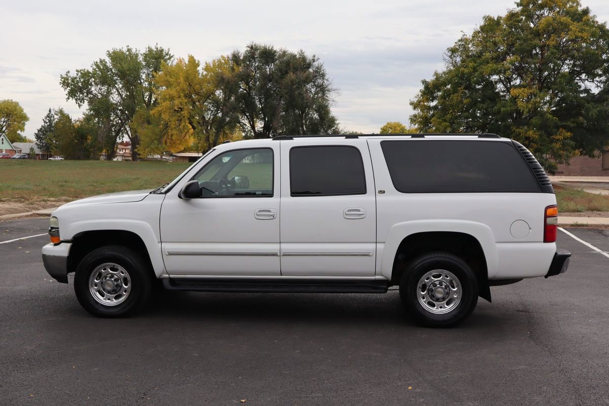 Used 2003 Chevrolet Suburban 2500 LT w/ LT Preferred Equipment Group image 10