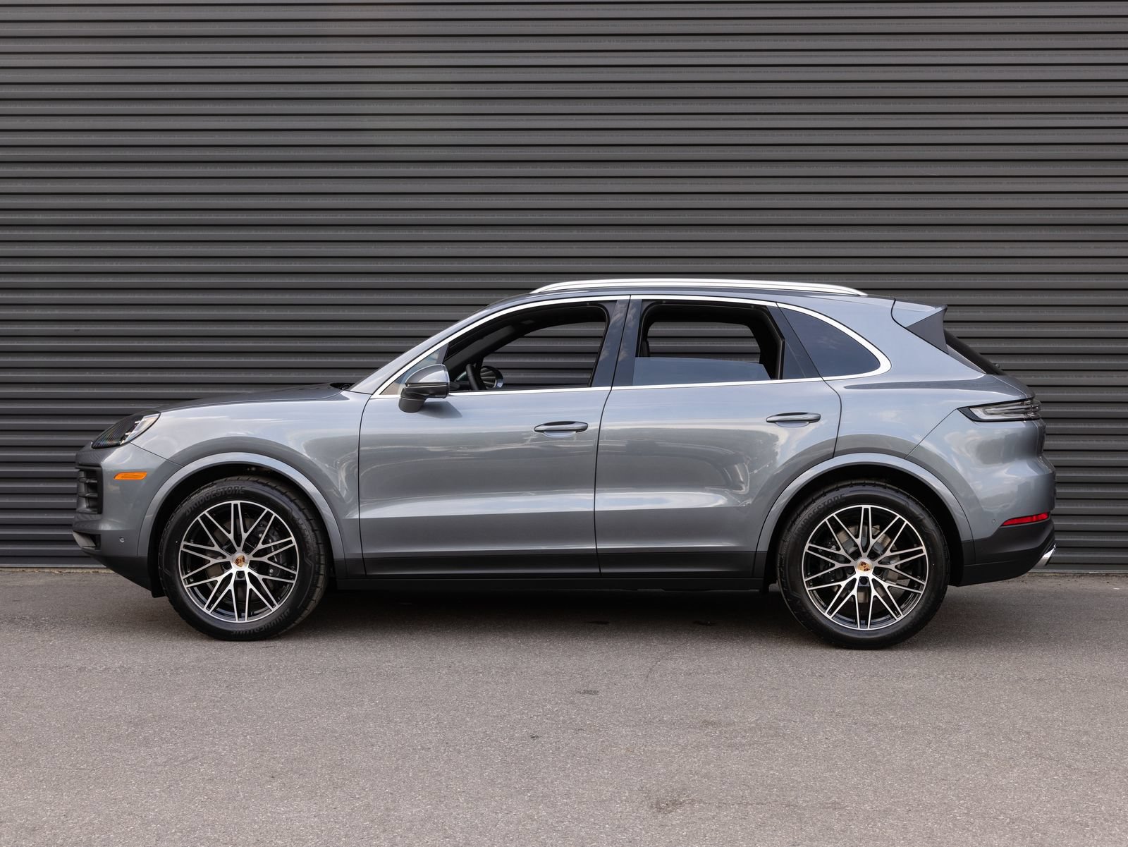 Certified 2026 Porsche Cayenne AWD/4WD image 2