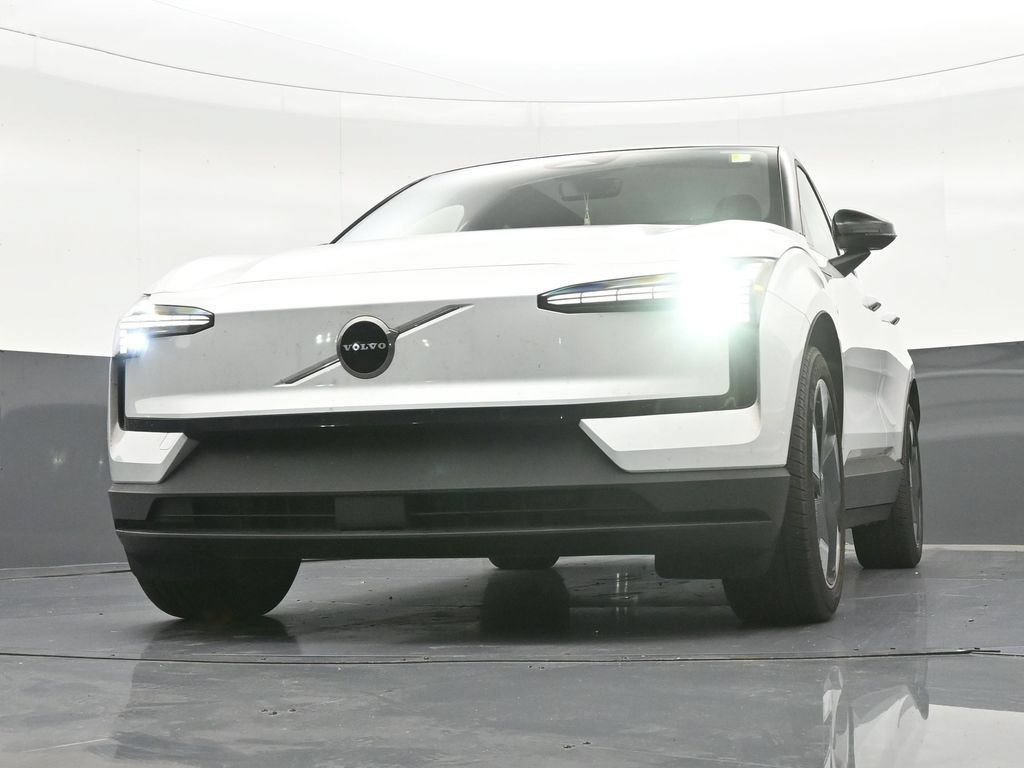 Certified 2025 Volvo EX30 Plus AWD/4WD image 30