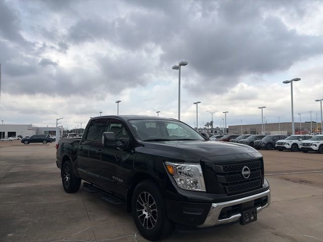 Used 2023 Nissan Titan SV w/ SV Convenience Package image 5