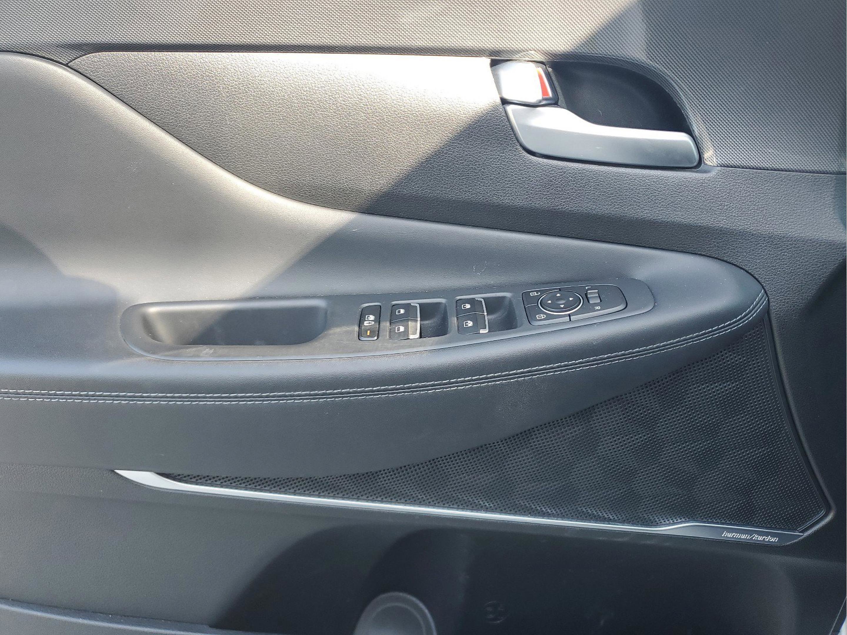 Used 2022 Hyundai Santa Fe SEL w/ Convenience + Premium Package FWD image 13