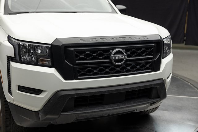 Used 2019 Nissan Frontier SV image 3