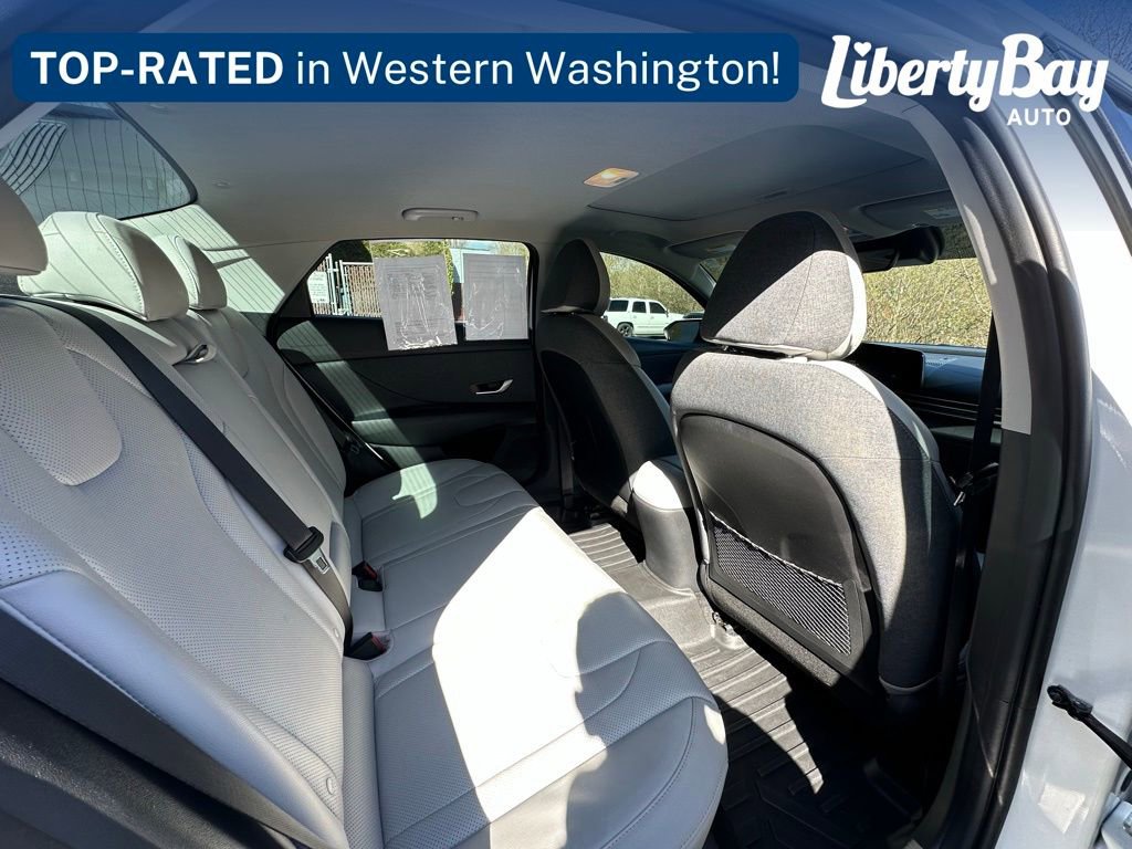 Used 2023 Hyundai Elantra Limited image 18