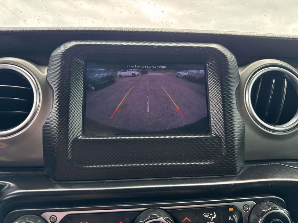 Used 2019 Jeep Wrangler Unlimited Sahara image 27