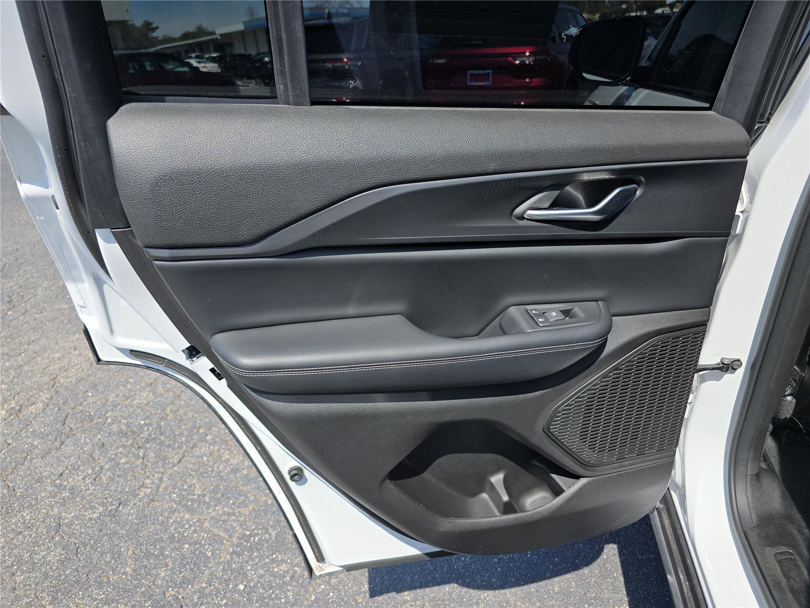 Used 2024 Jeep Grand Cherokee Altitude image 13