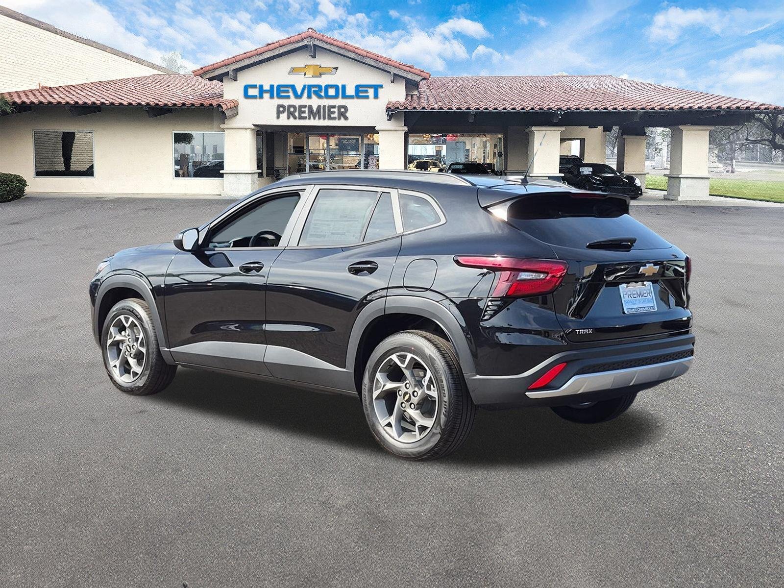 New 2026 Chevrolet Trax LT w/ Driver Confidence Package FWD image 6