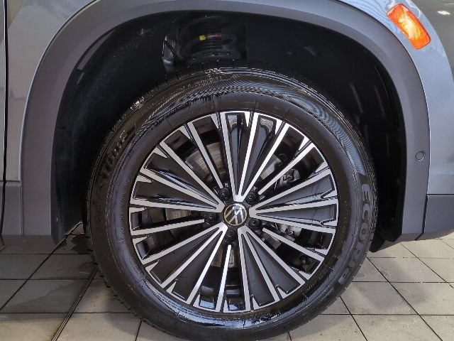 Used 2025 Volkswagen Tiguan S AWD/4WD image 28
