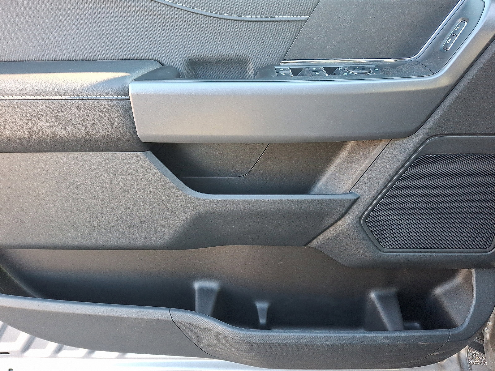 New 2025 Ford F150 XLT w/ Equipment Group 302A MID image 15