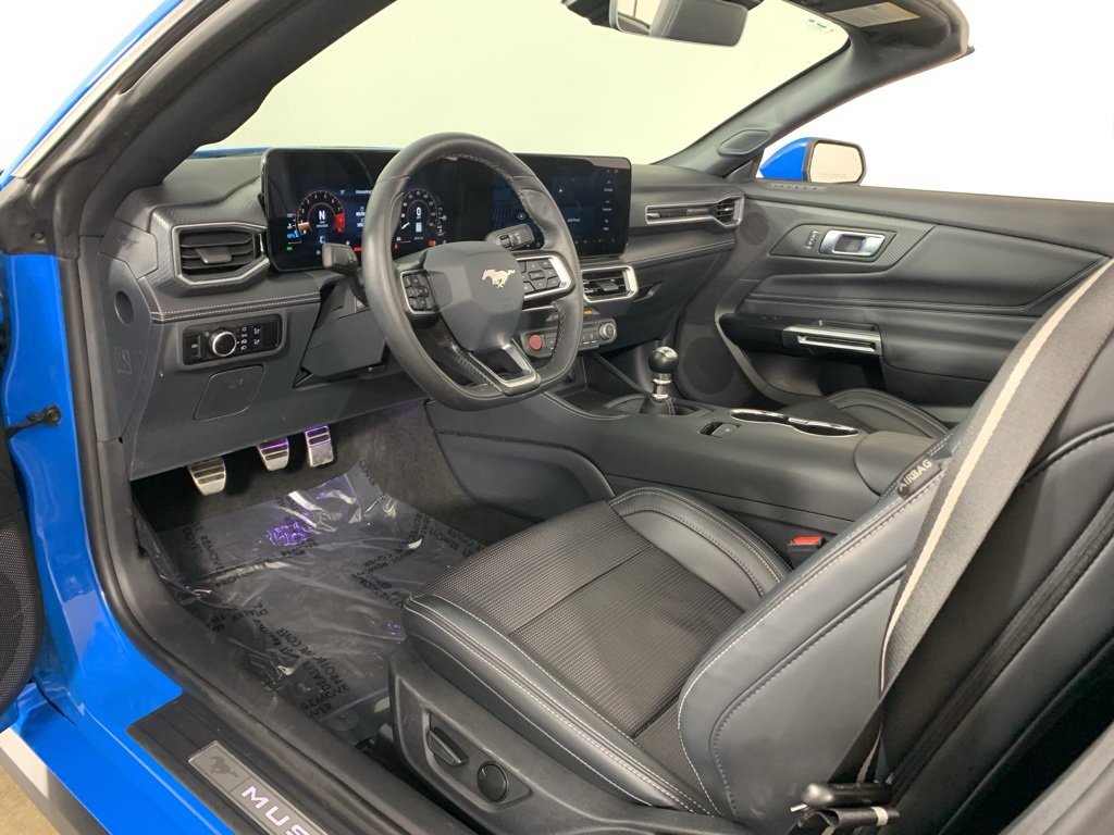 Used 2025 Ford Mustang GT Premium image 31