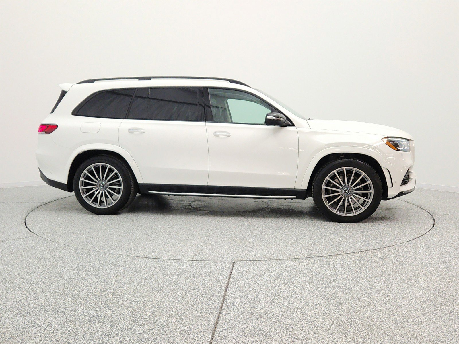 Used 2023 Mercedes-Benz GLS 580 4MATIC image 4