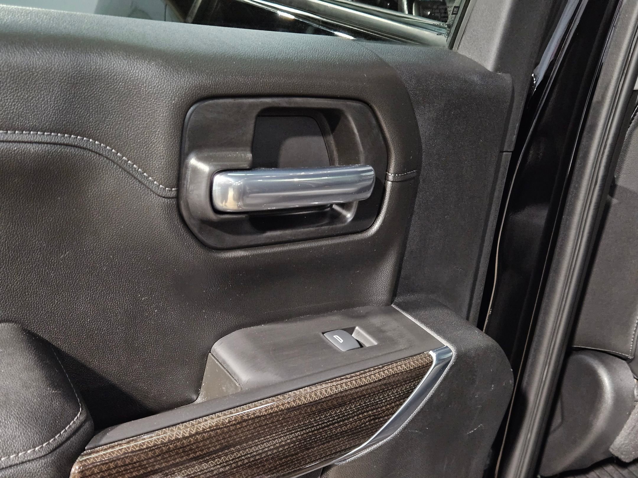 Used 2021 Chevrolet Silverado 1500 LT Trail Boss w/ Convenience Package II image 34