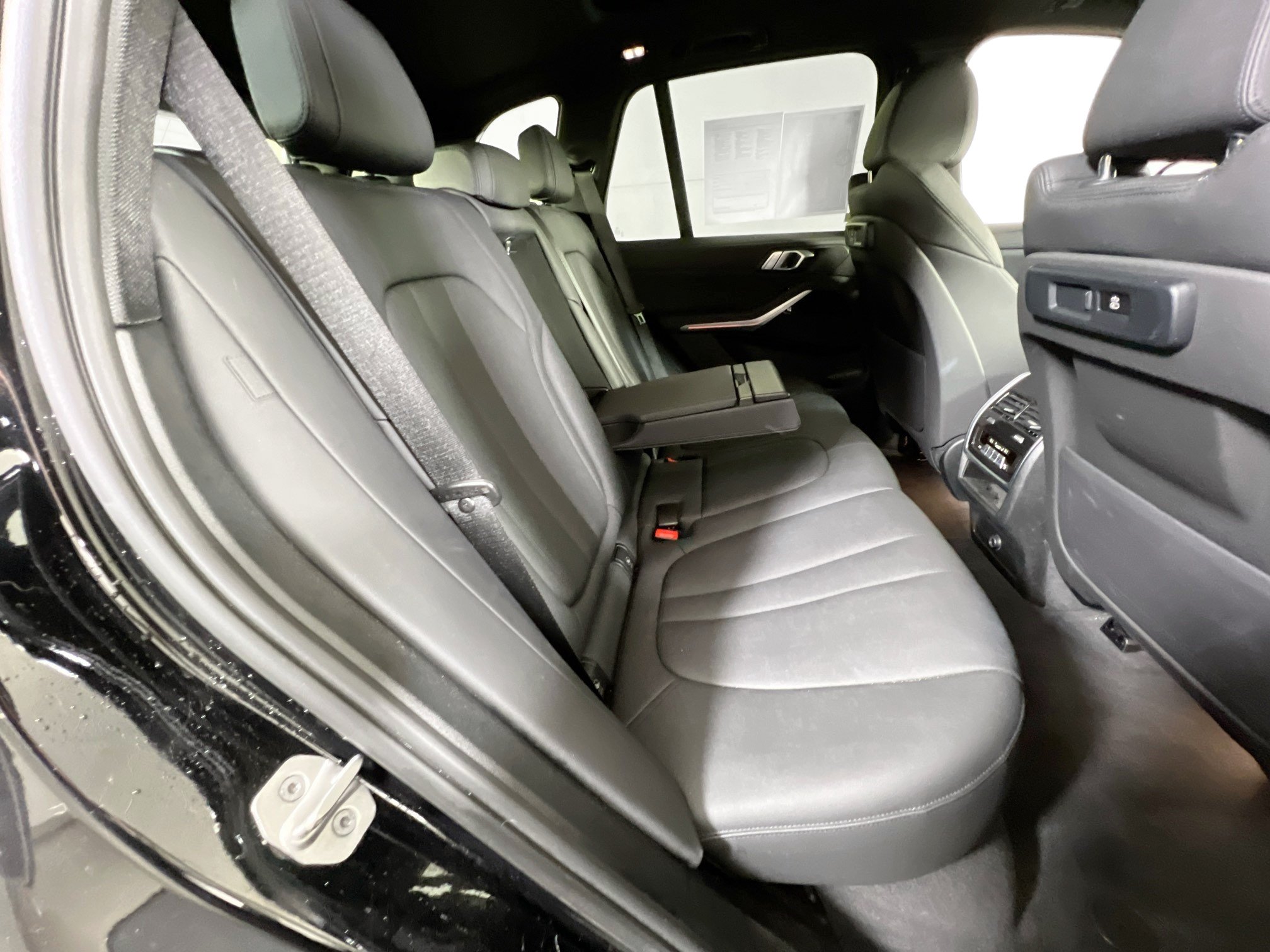 Used 2021 BMW X5 xDrive40i w/ Convenience Package AWD/4WD image 28
