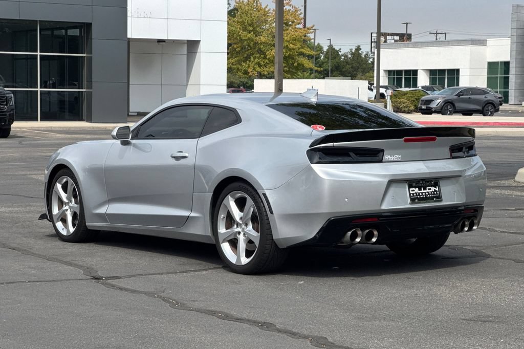 Used 2018 Chevrolet Camaro SS RWD image 9