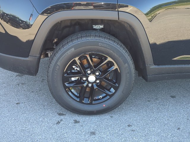 New 2026 Jeep Grand Cherokee Laredo X AWD/4WD image 32