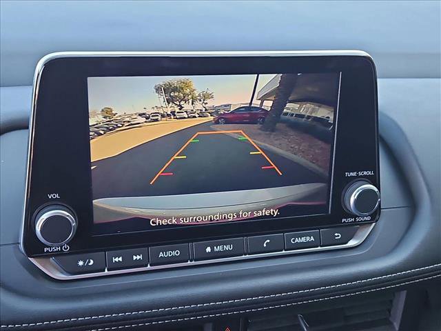 Used 2025 Nissan Rogue S image 14