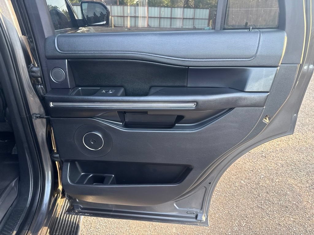 Used 2019 Ford Expedition XLT w/ Equipment Group 202A RWD image 36