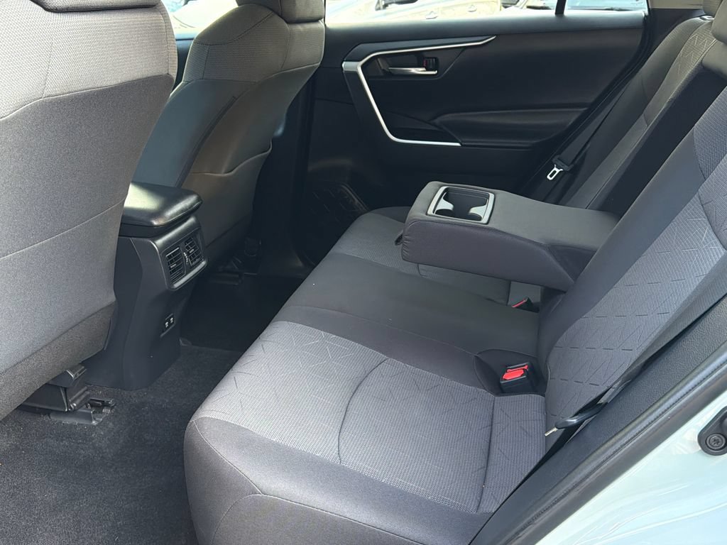 Used 2021 Toyota RAV4 XLE w/ Convenience Package AWD/4WD image 18