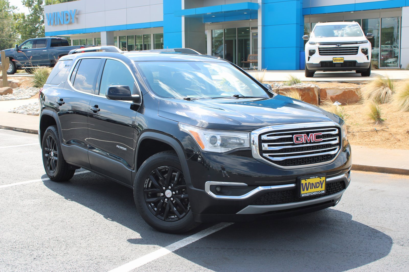 Used 2019 GMC Acadia SLT image 2