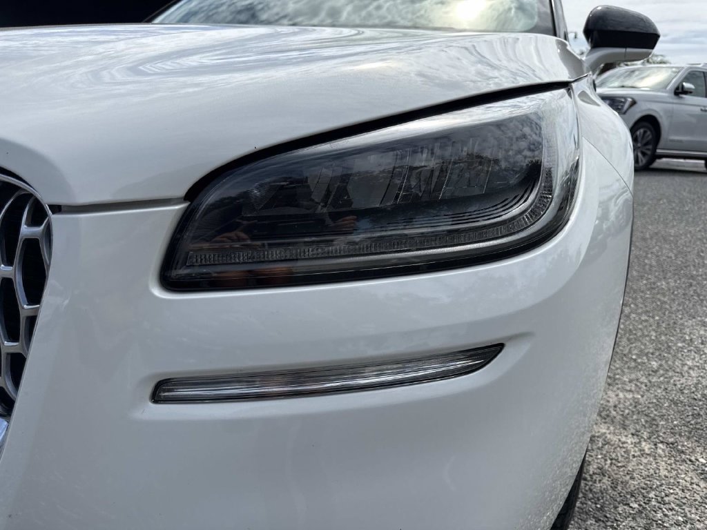 Used 2022 Lincoln Corsair AWD w/ Premium Package image 9